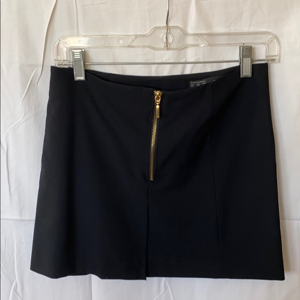 Zara XS black mini skirt w/ zipper front